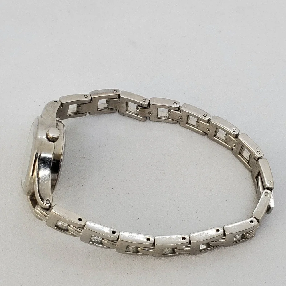 Easy‎ Read Women's Watch 24MM Gray Dial Gray Bracelet Band 7